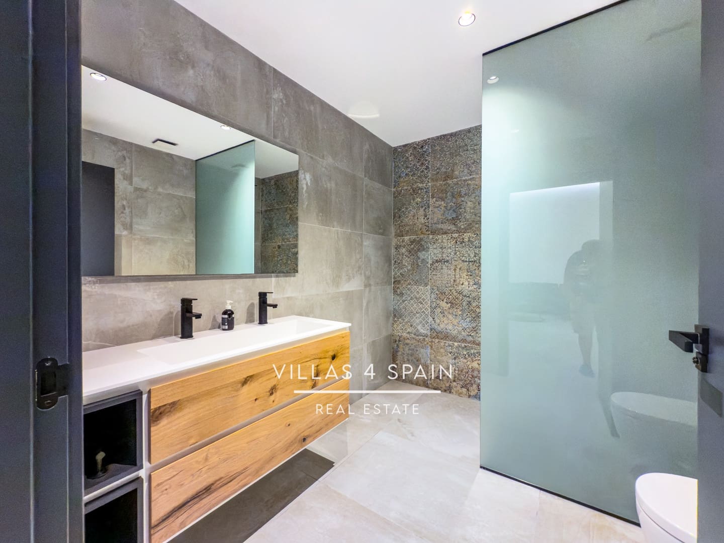 4 bedroom Villa for sale in Rojales with pool - € 789,000 (Ref: 9306285)