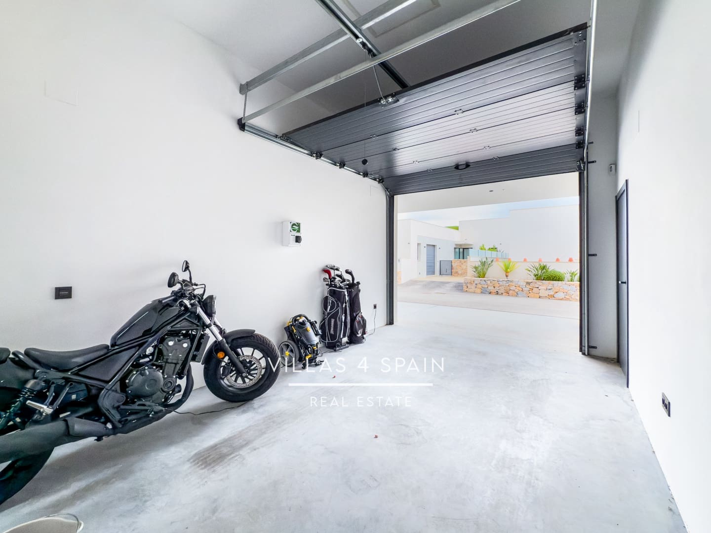 4 bedroom Villa for sale in Rojales with pool - € 789,000 (Ref: 9306285)