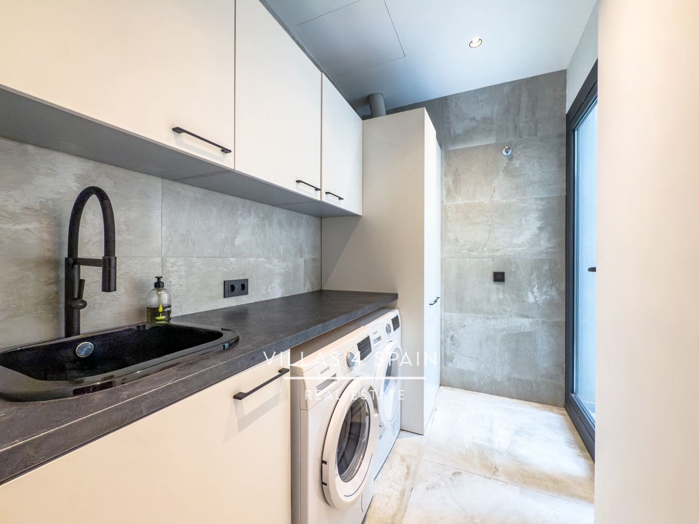 4 bedroom Villa for sale in Rojales with pool - € 789,000 (Ref: 9306285)