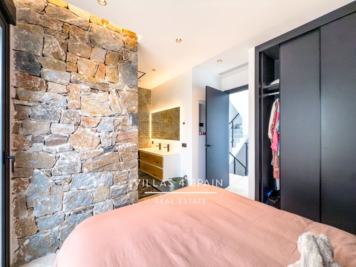 4 bedroom Villa for sale in Rojales with pool - € 789,000 (Ref: 9306285)