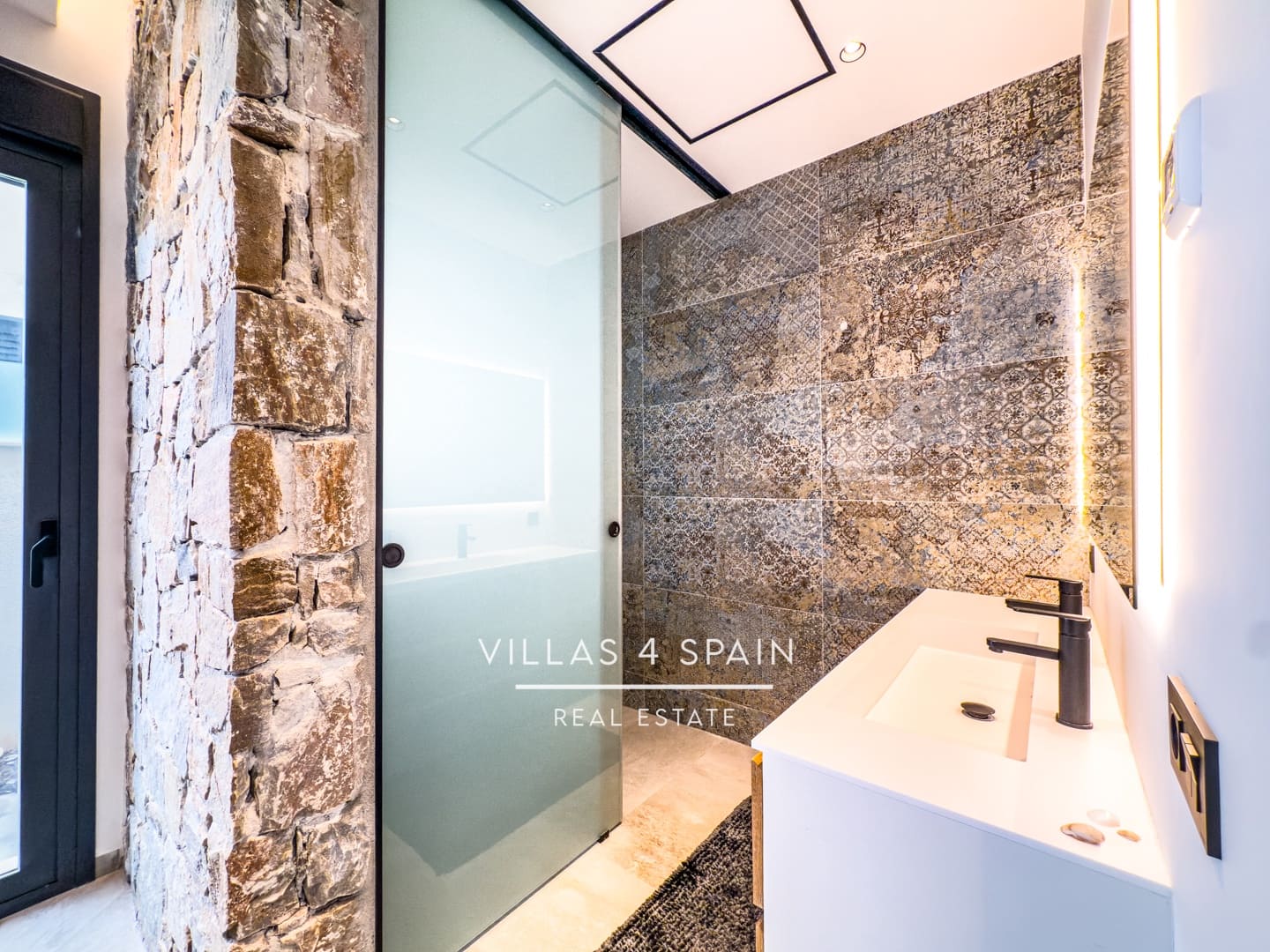 4 bedroom Villa for sale in Rojales with pool - € 789,000 (Ref: 9306285)