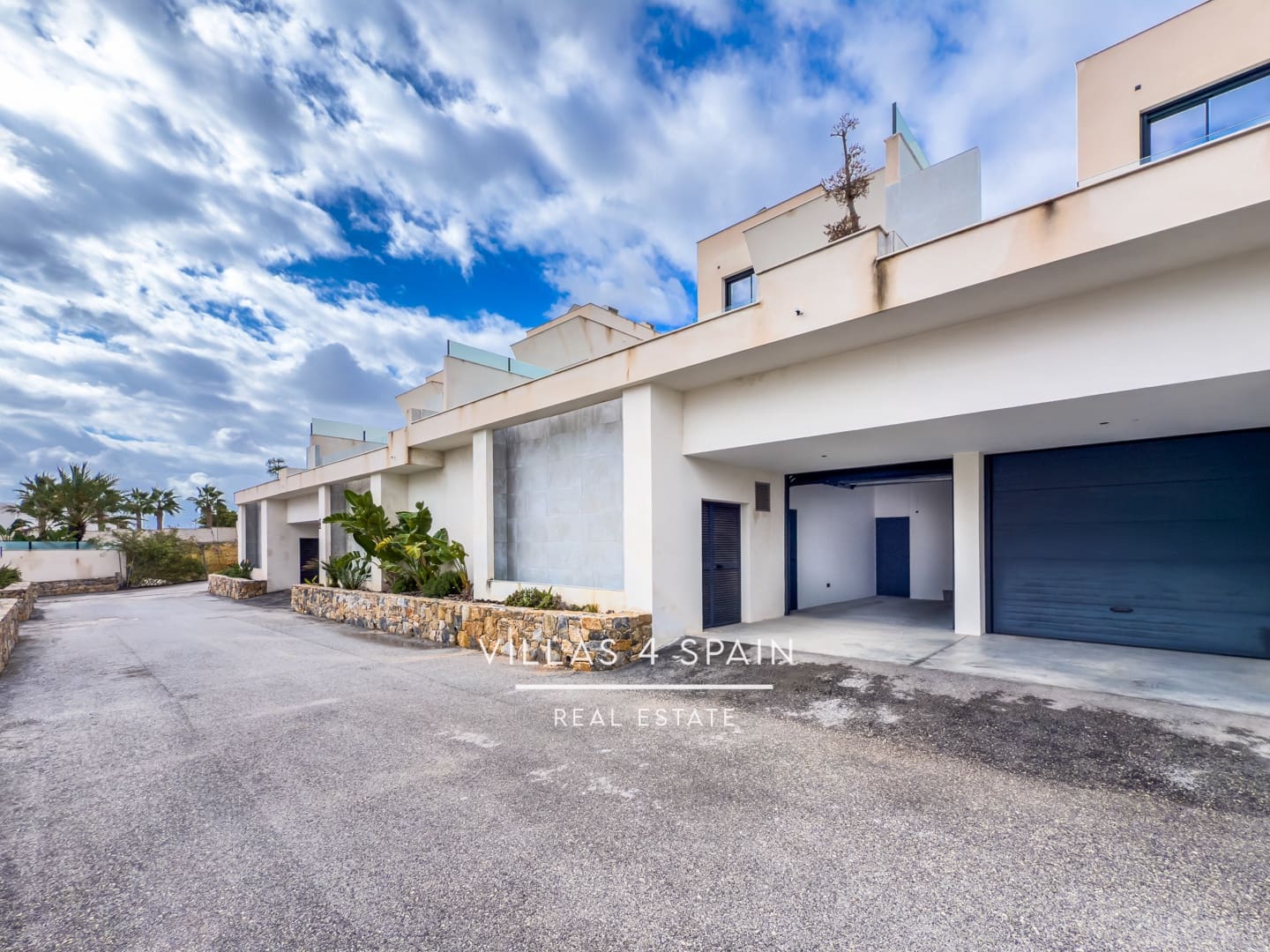 4 bedroom Villa for sale in Rojales with pool - € 789,000 (Ref: 9306285)