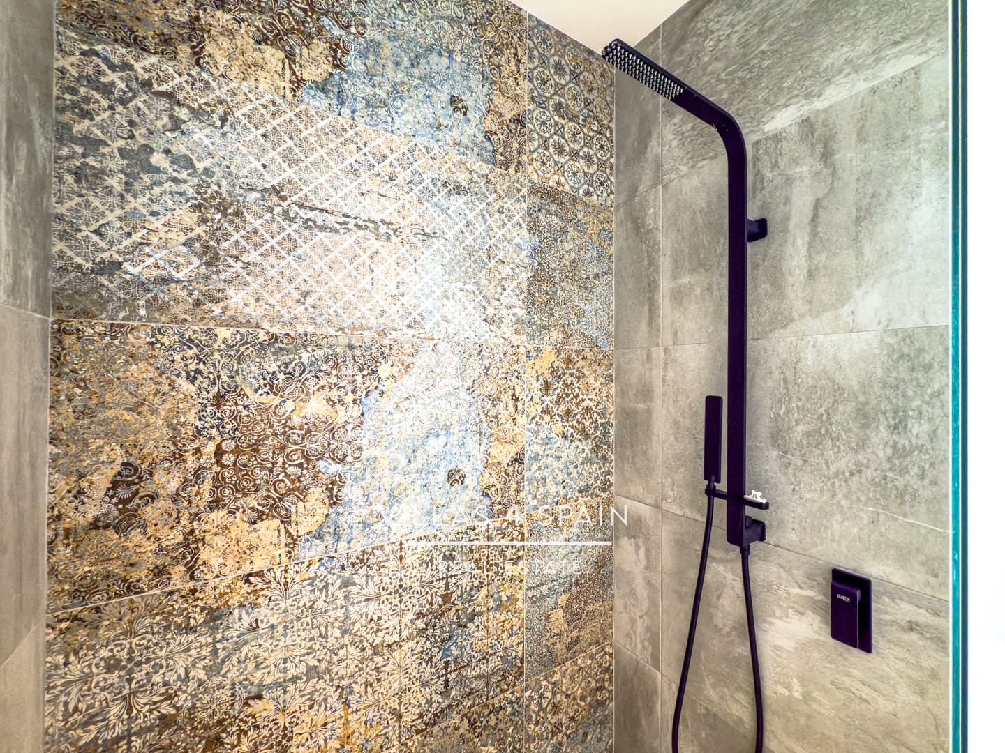 4 bedroom Villa for sale in Rojales with pool - € 789,000 (Ref: 9306285)