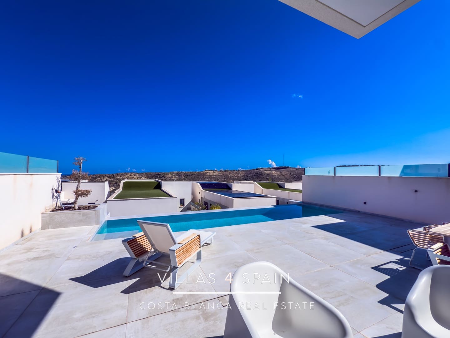 4 bedroom Villa for sale in Rojales with pool - € 789,000 (Ref: 9306285)