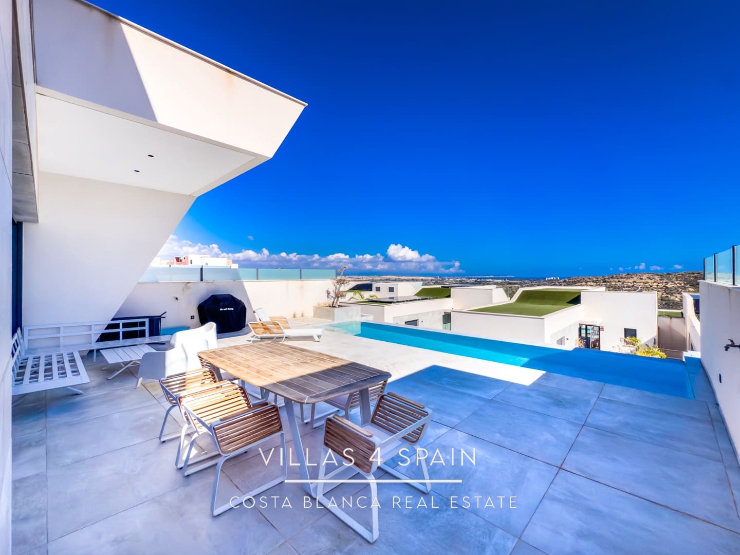 4 bedroom Villa for sale in Rojales with pool - € 789,000 (Ref: 9306285)