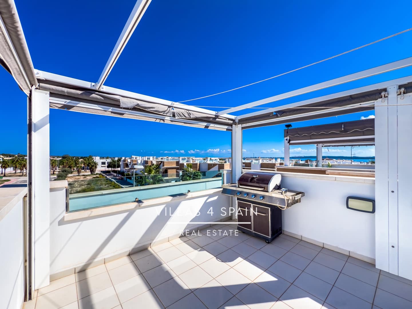 3 sypialnia Willa na sprzedaż w Ciudad Quesada z basenem garażem - 340 000 € (Ref: 9325918)