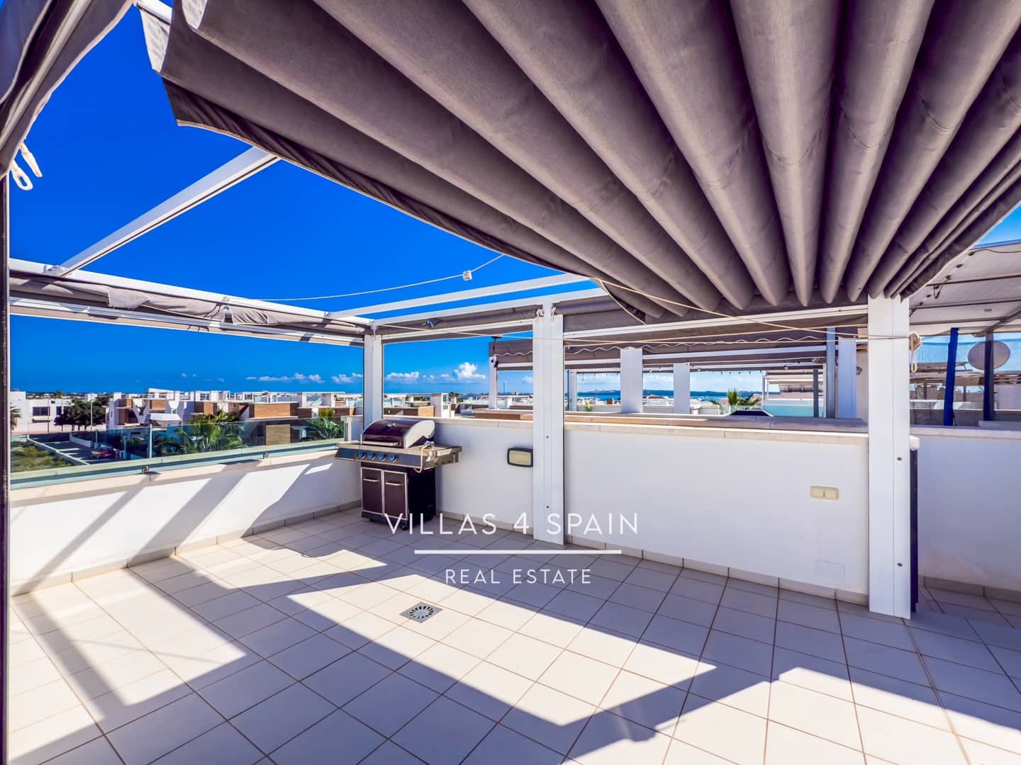 3 sypialnia Willa na sprzedaż w Ciudad Quesada z basenem garażem - 340 000 € (Ref: 9325918)