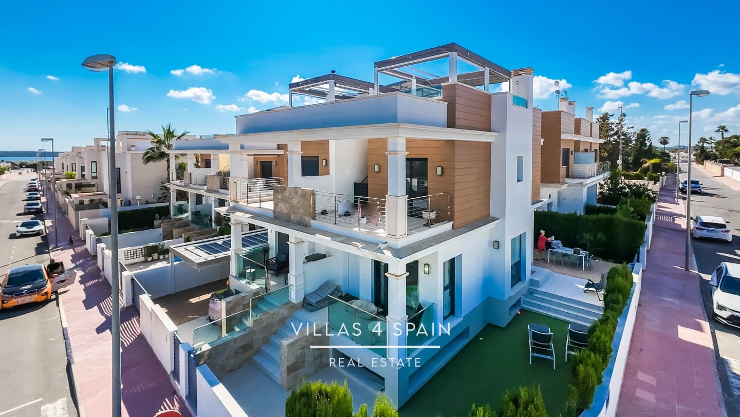 3 sypialnia Willa na sprzedaż w Ciudad Quesada z basenem garażem - 340 000 € (Ref: 9325918)