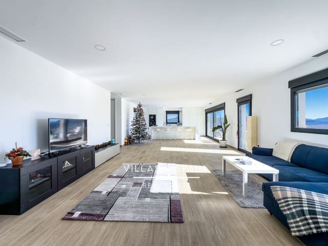 4 soverom Villa til salgs i Pinoso med svømmebasseng garasje - € 549 000 (Ref: 9415390)