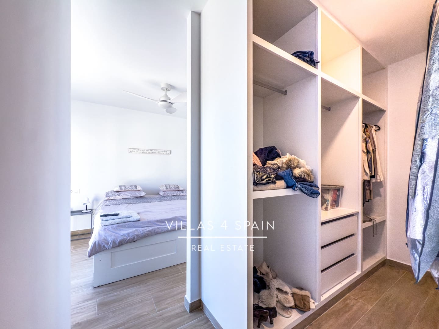 4 makuuhuone Huvila myytävänä paikassa Pinoso mukana uima-altaan 
autotalli - 549 000 € (Ref: 9415391)