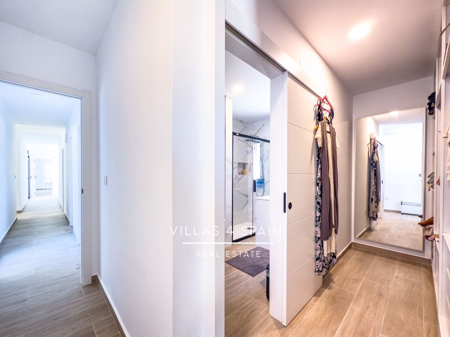 4 makuuhuone Huvila myytävänä paikassa Pinoso mukana uima-altaan 
autotalli - 549 000 € (Ref: 9415391)