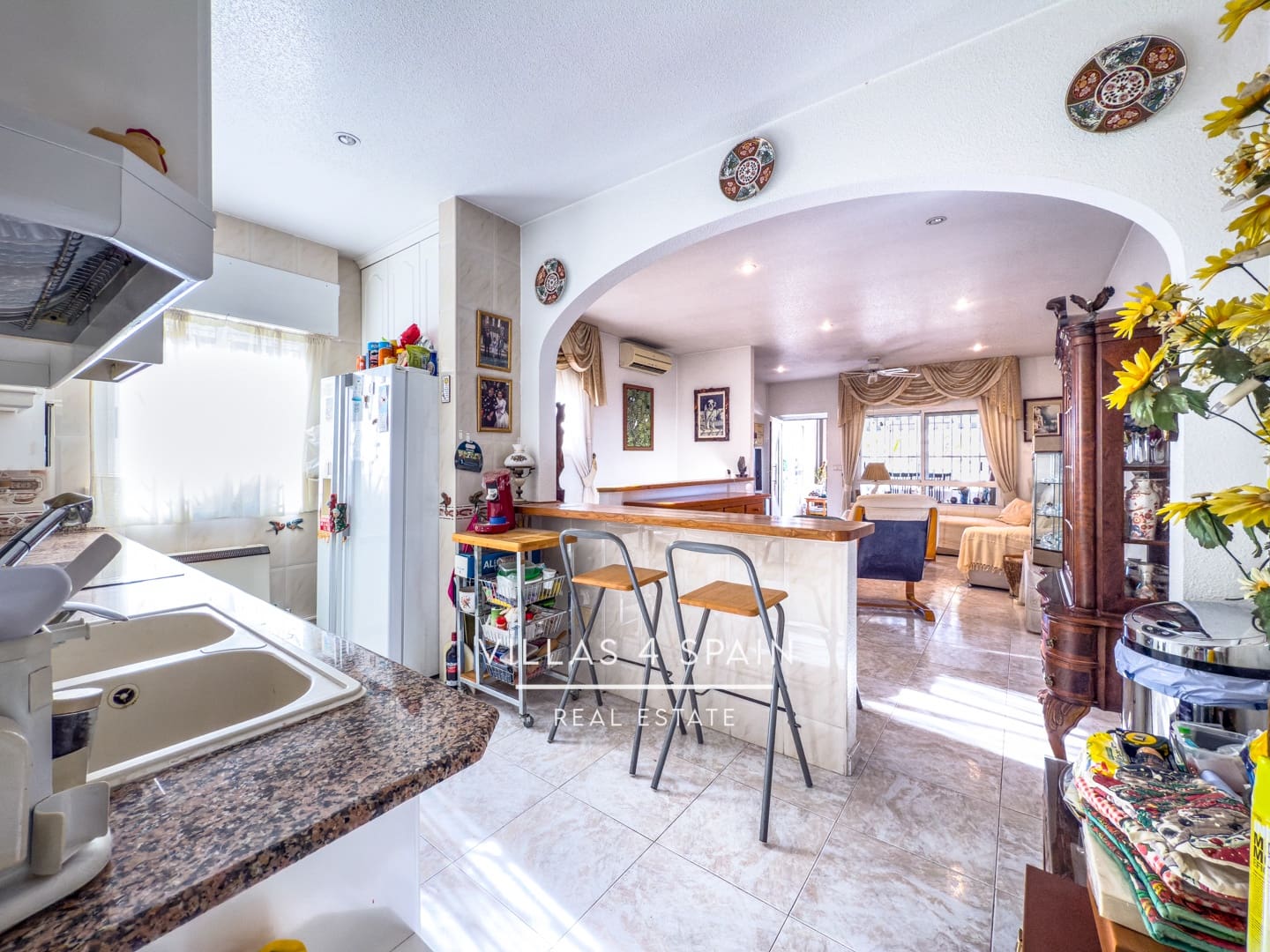 4 bedroom Villa for sale in Rojales with garage - € 399,995 (Ref: 9488864)