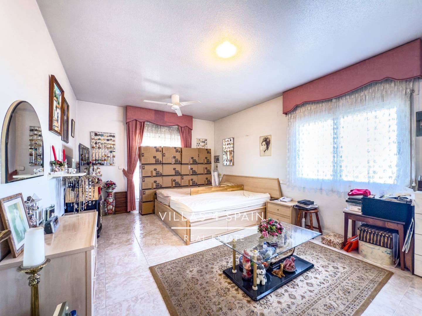 4 bedroom Villa for sale in Rojales with garage - € 399,995 (Ref: 9488864)