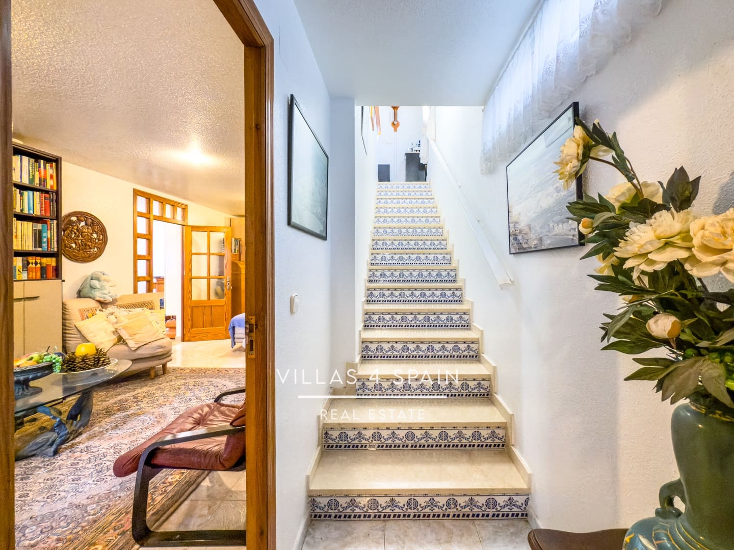 4 bedroom Villa for sale in Rojales with garage - € 399,995 (Ref: 9488864)