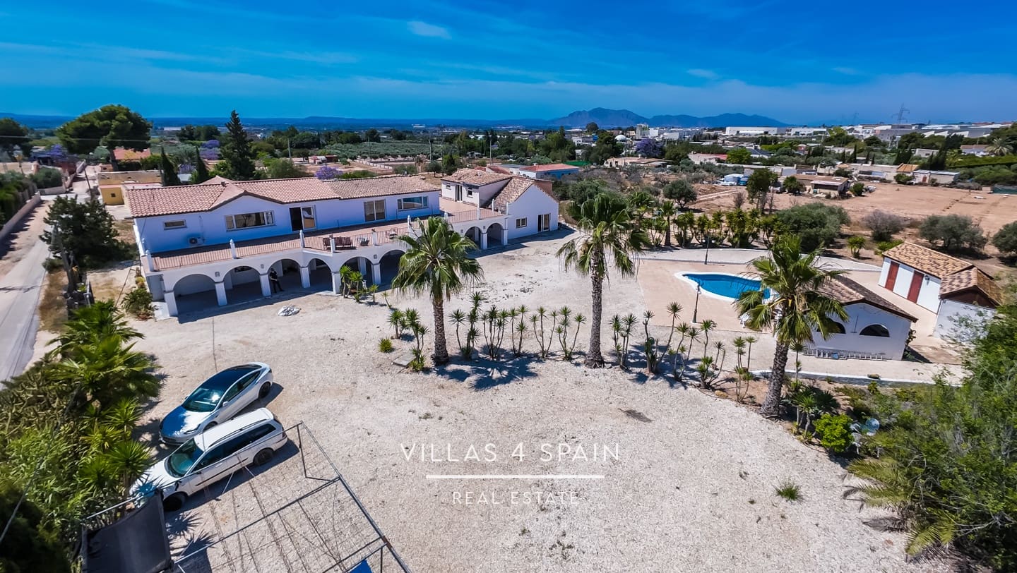 12 bedroom Villa for sale in Crevillente / Crevillent with pool - € 574,999 (Ref: 9495537)