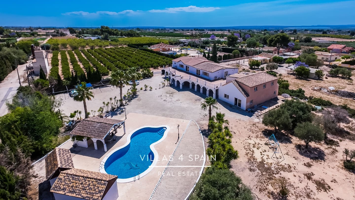 12 bedroom Villa for sale in Crevillente / Crevillent with pool - € 574,999 (Ref: 9495537)