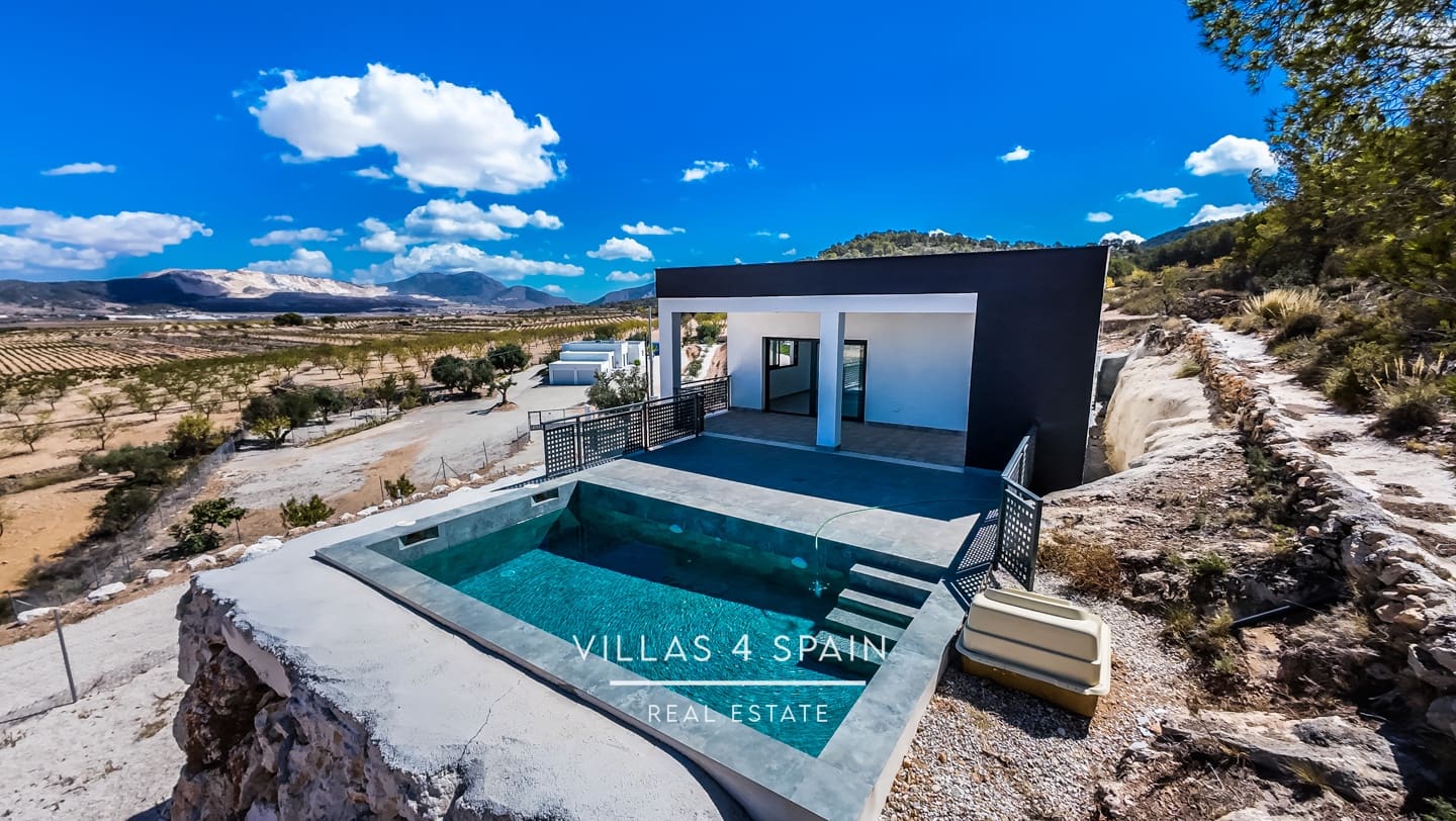 3 soverom Villa til salgs i Pinoso med svømmebasseng garasje - € 339 995 (Ref: 9554311)