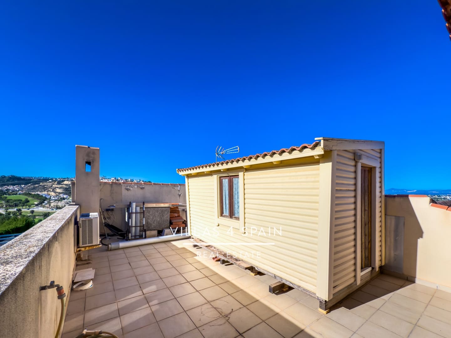 Chalet de 4 habitaciones en Rojales en venta con garaje - 399.995 € (Ref: 9554312)