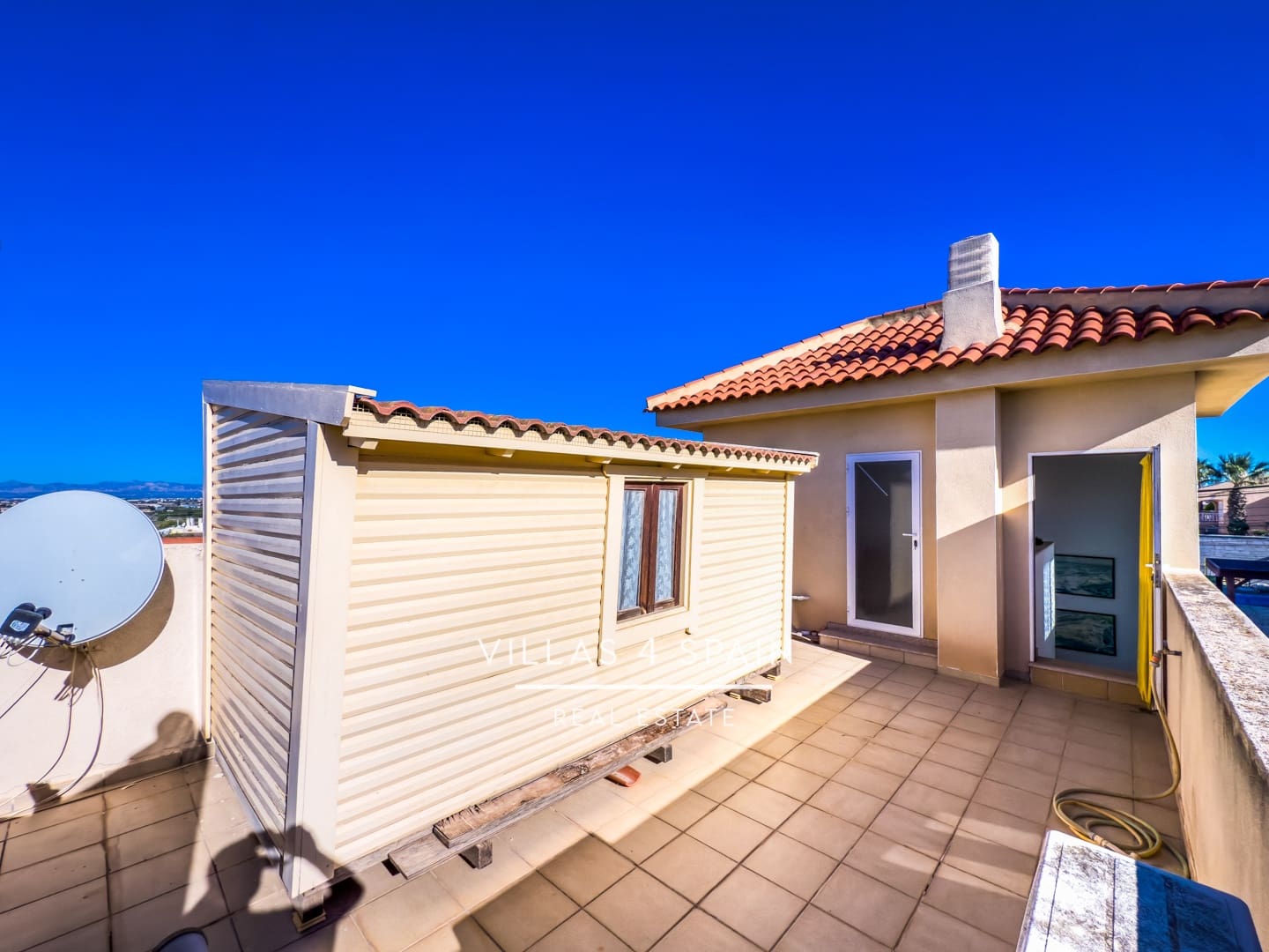 Chalet de 4 habitaciones en Rojales en venta con garaje - 399.995 € (Ref: 9554312)