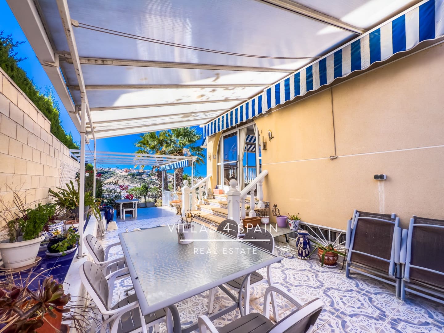 Chalet de 4 habitaciones en Rojales en venta con garaje - 399.995 € (Ref: 9554312)