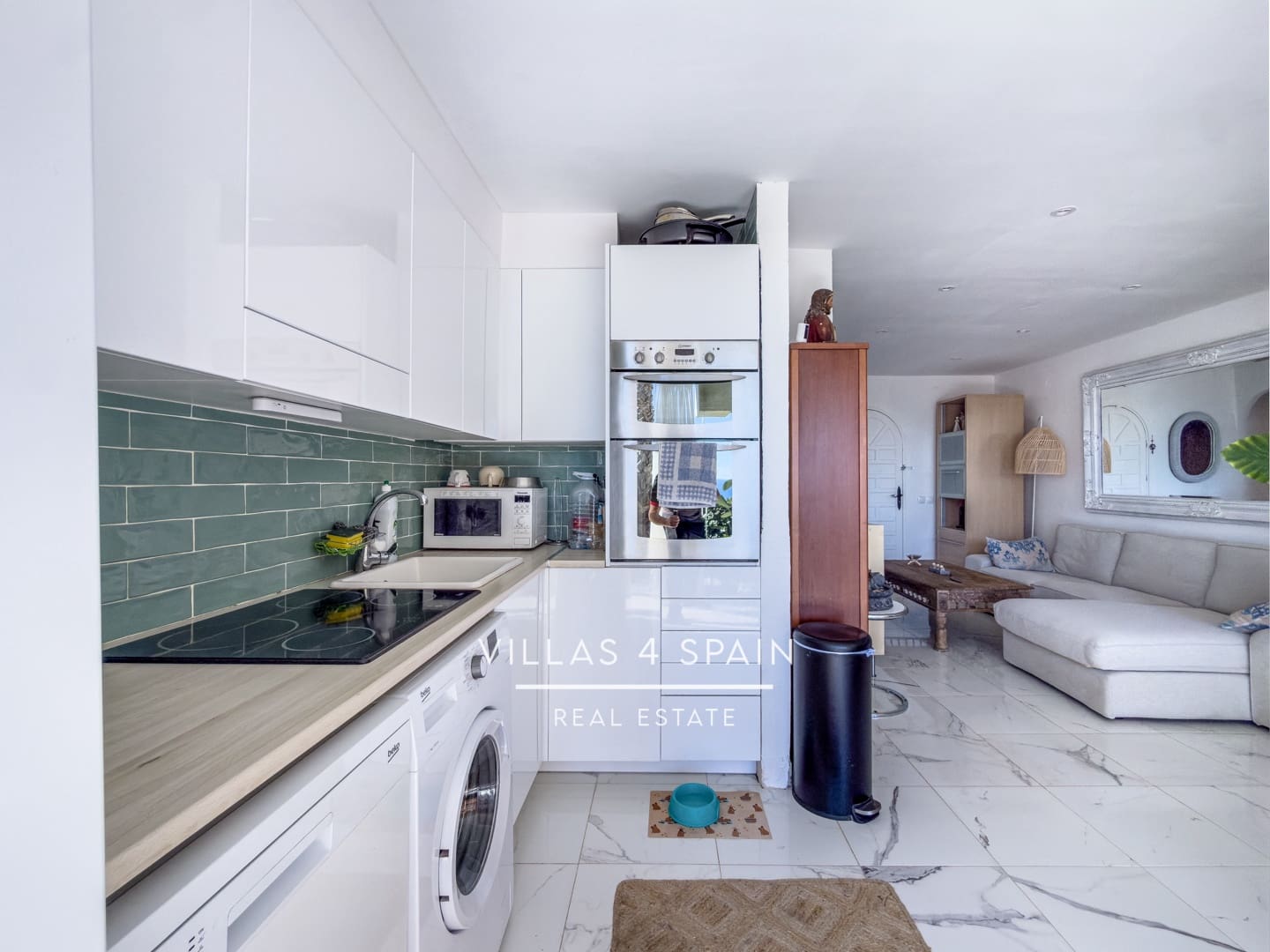 2 bedroom Apartment for sale in Torrevieja with pool - € 219,900 (Ref: 9607156)