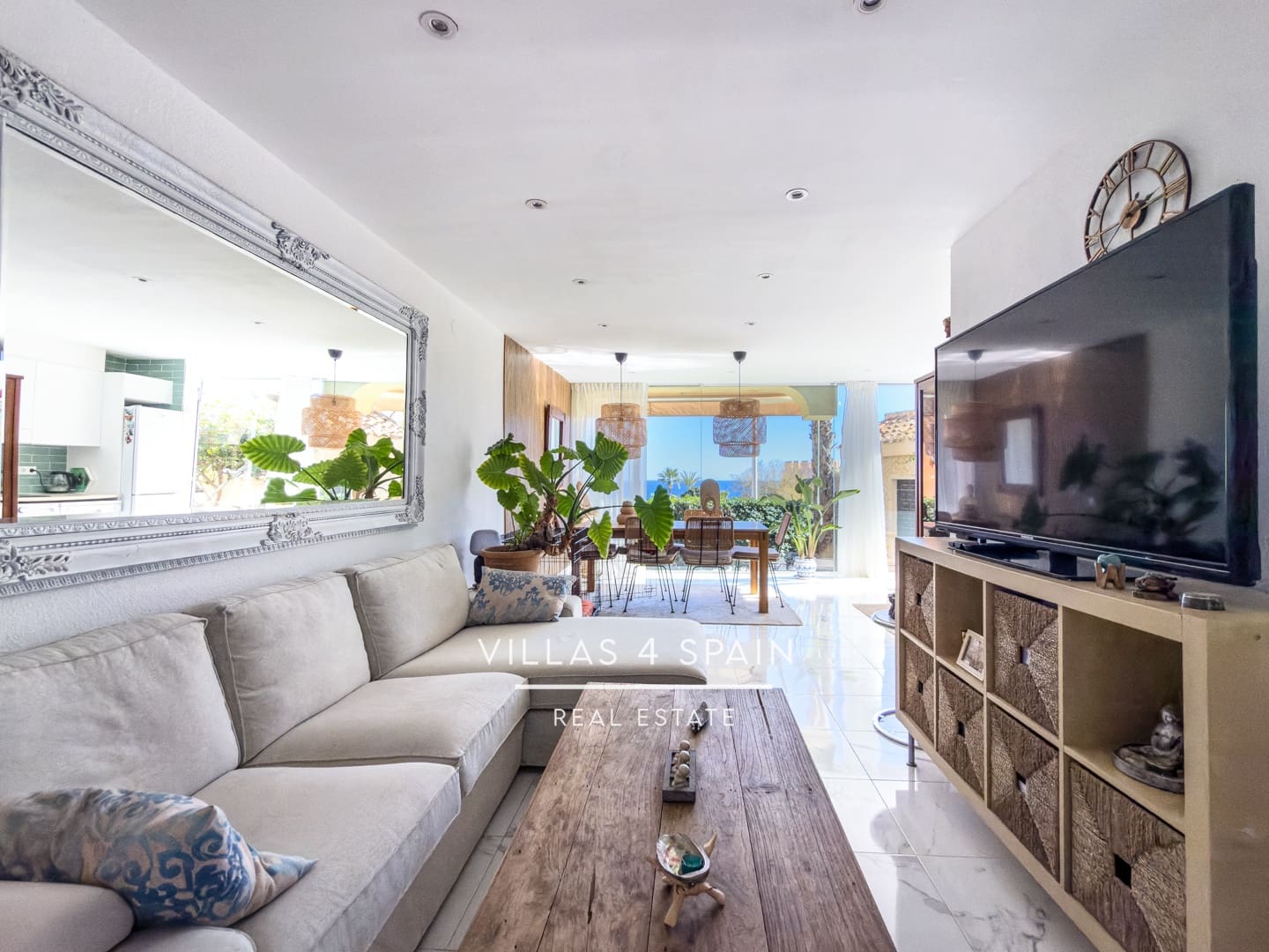 2 bedroom Apartment for sale in Torrevieja with pool - € 219,900 (Ref: 9607156)