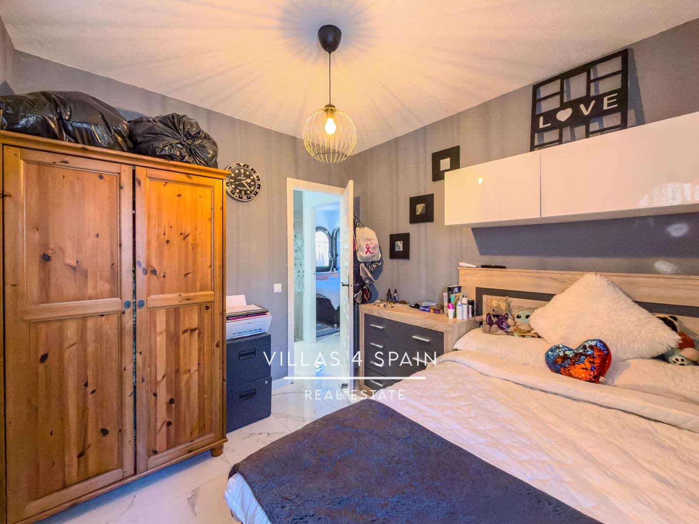 2 bedroom Apartment for sale in Torrevieja with pool - € 219,900 (Ref: 9607156)