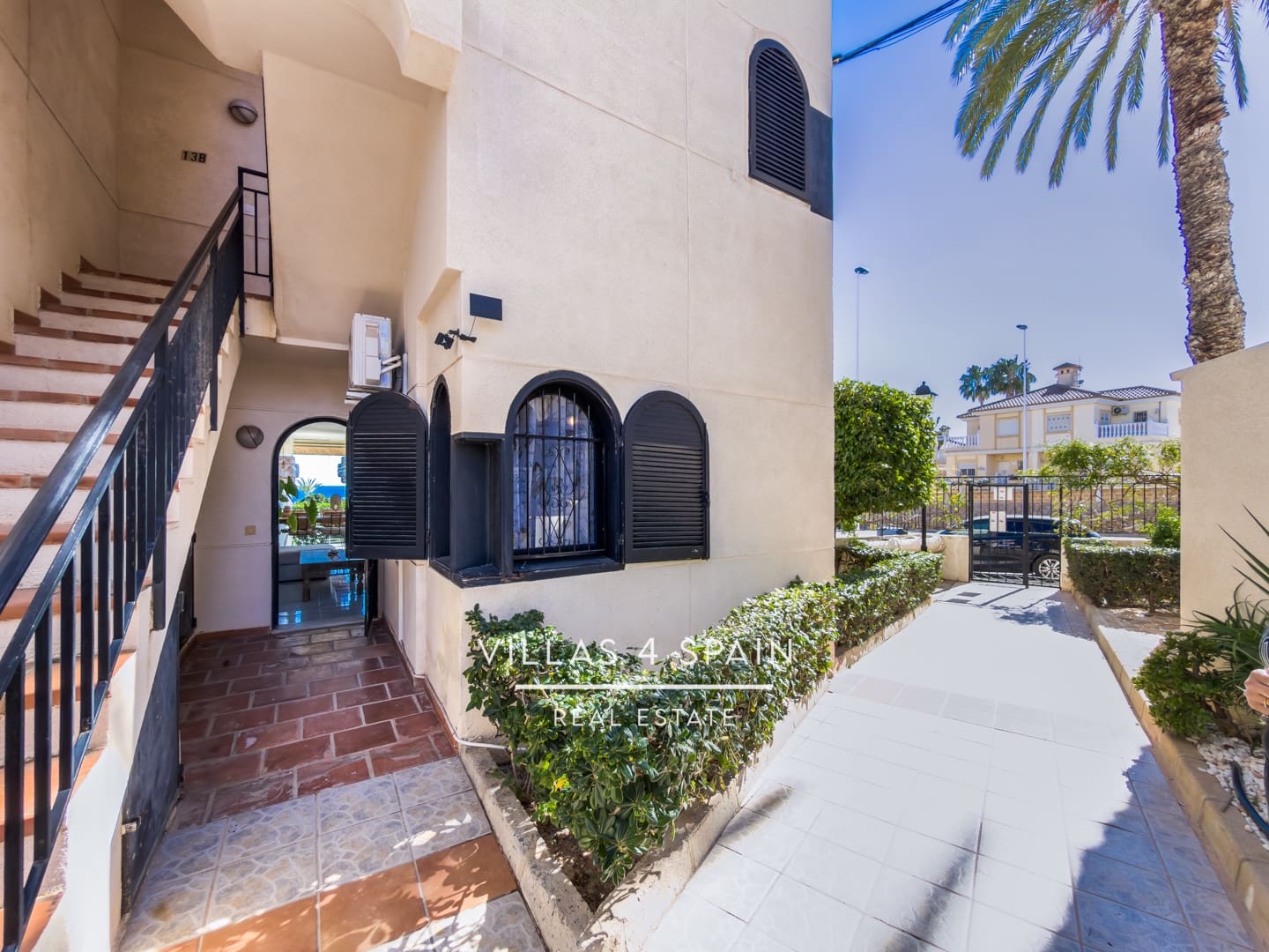 2 bedroom Apartment for sale in Torrevieja with pool - € 219,900 (Ref: 9607156)