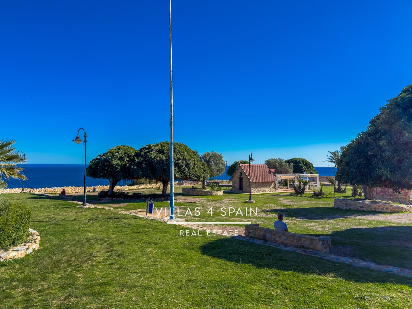 2 bedroom Apartment for sale in Torrevieja with pool - € 219,900 (Ref: 9607156)