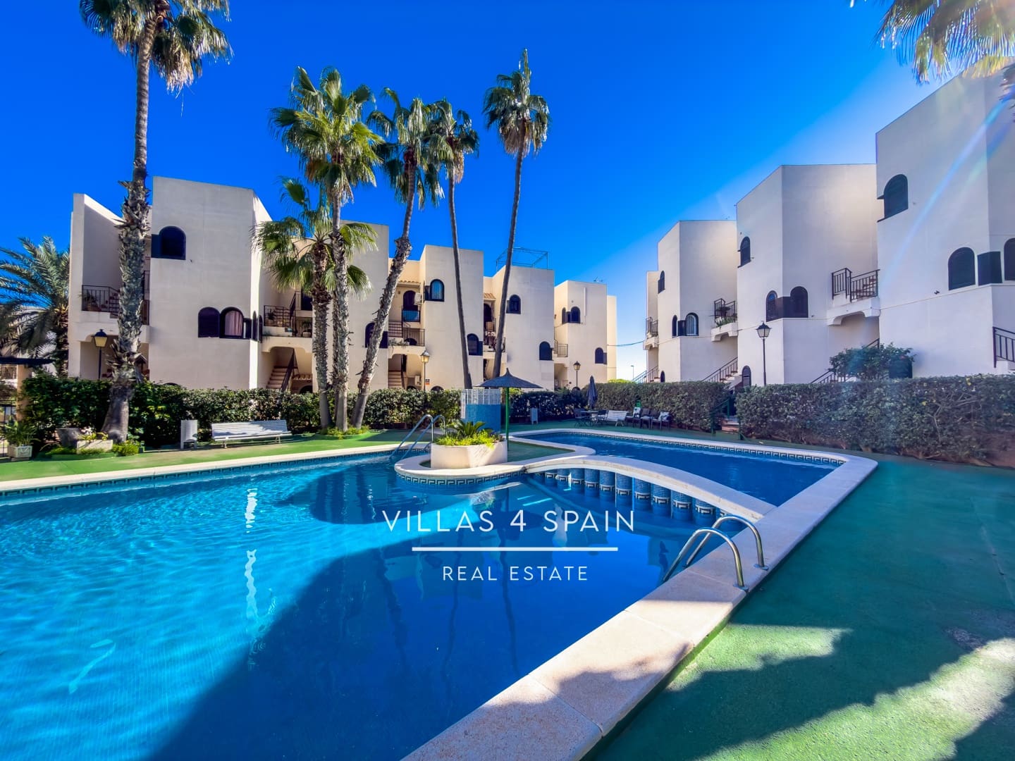 2 bedroom Apartment for sale in Torrevieja with pool - € 219,900 (Ref: 9607156)