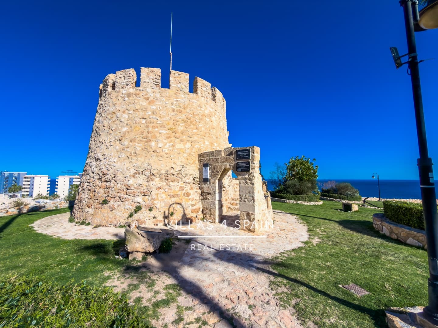 2 bedroom Apartment for sale in Torrevieja with pool - € 219,900 (Ref: 9607156)