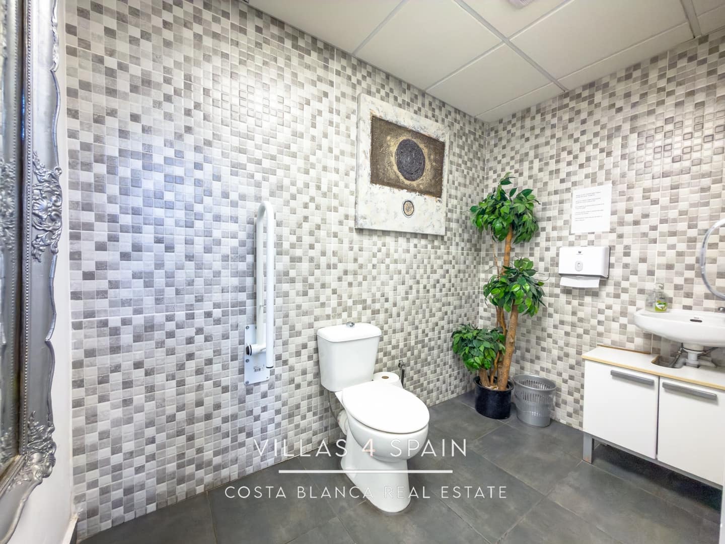 Commercial for sale in Ciudad Quesada - € 95,000 (Ref: 9643712)