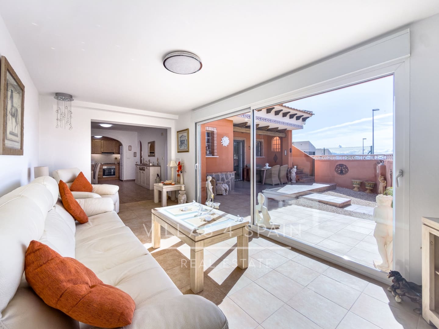 2 makuuhuone Huvila myytävänä paikassa Fortuna mukana uima-altaan 
autotalli - 174 500 € (Ref: 9659810)