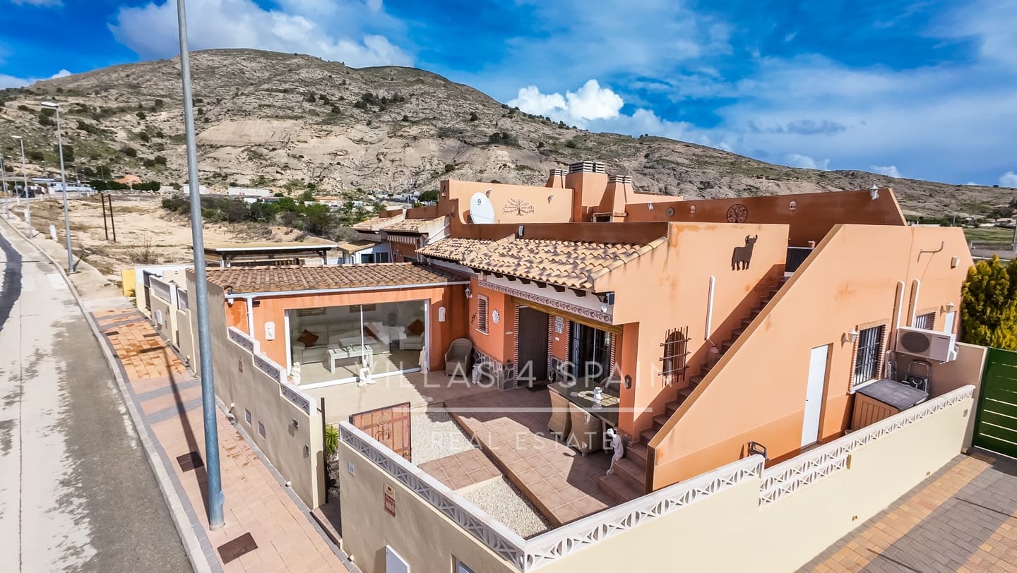 2 makuuhuone Huvila myytävänä paikassa Fortuna mukana uima-altaan 
autotalli - 174 500 € (Ref: 9660608)