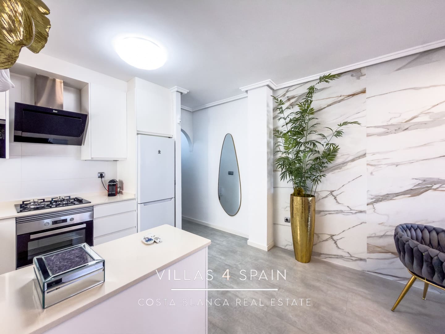 Huoneisto myytävänä paikassa Torrevieja - 147 000 € (Ref: 9665517)