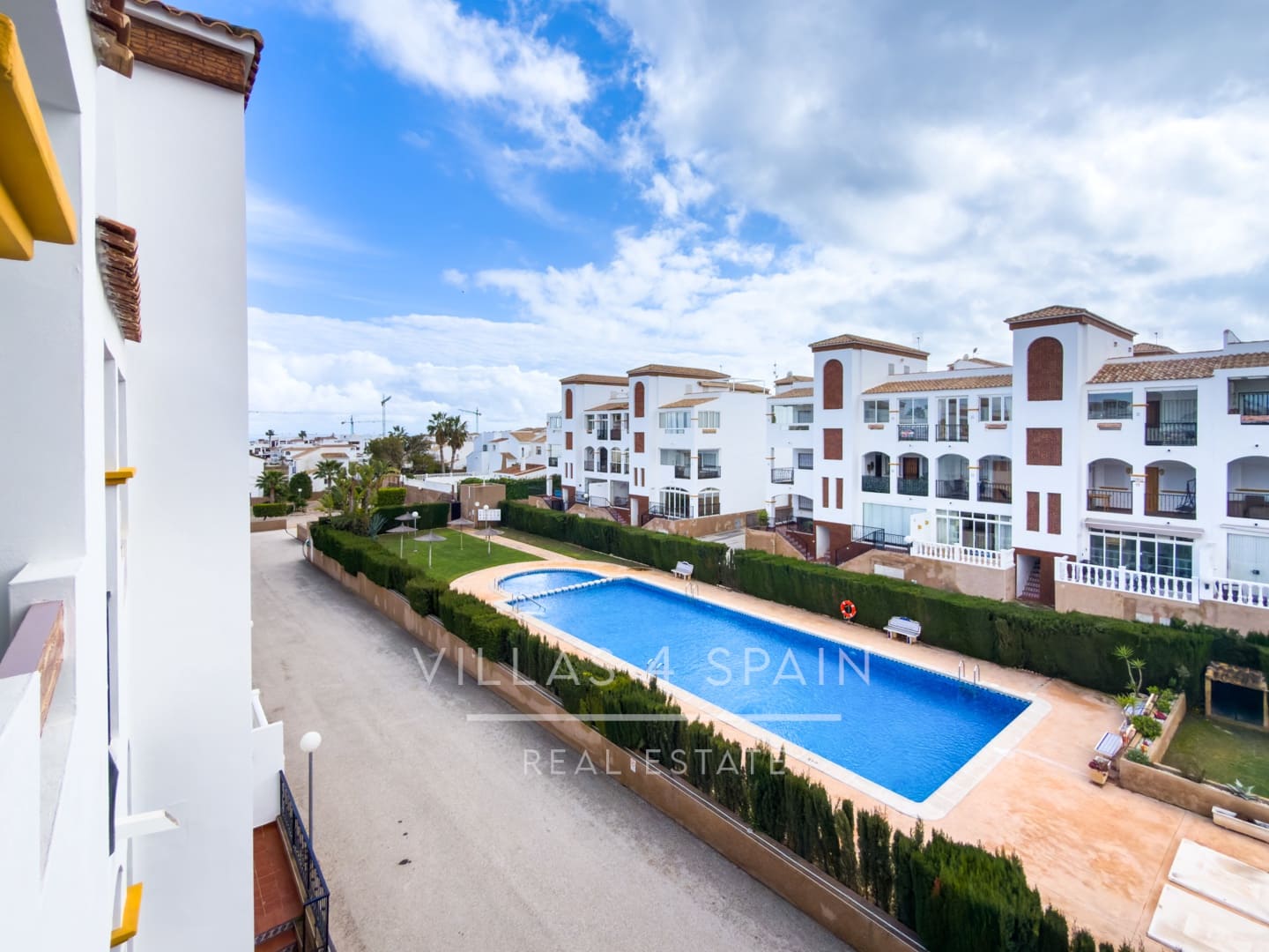 2 bedroom Apartment for sale in Orihuela Costa with pool - € 178,950 (Ref: 9679116)