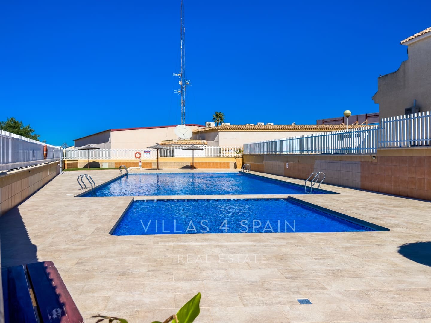 2 sovrum Hus till salu i Gran Alacant med pool garage - 204 950 € (Ref: 9689933)