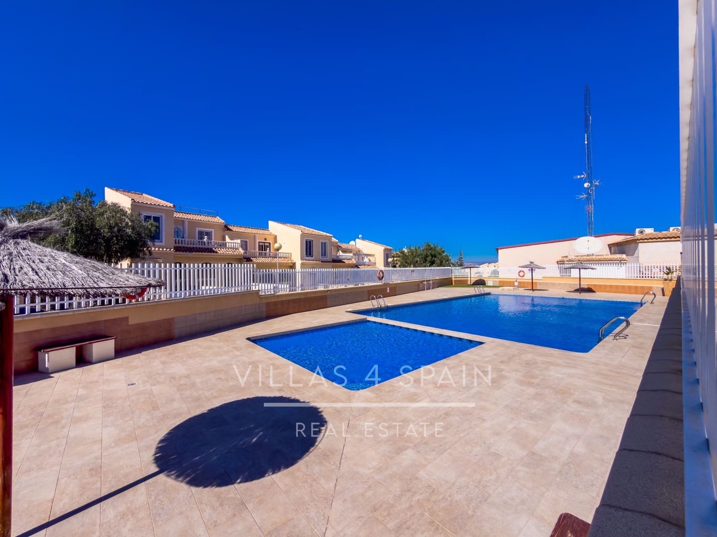 2 sovrum Hus till salu i Gran Alacant med pool garage - 204 950 € (Ref: 9689935)