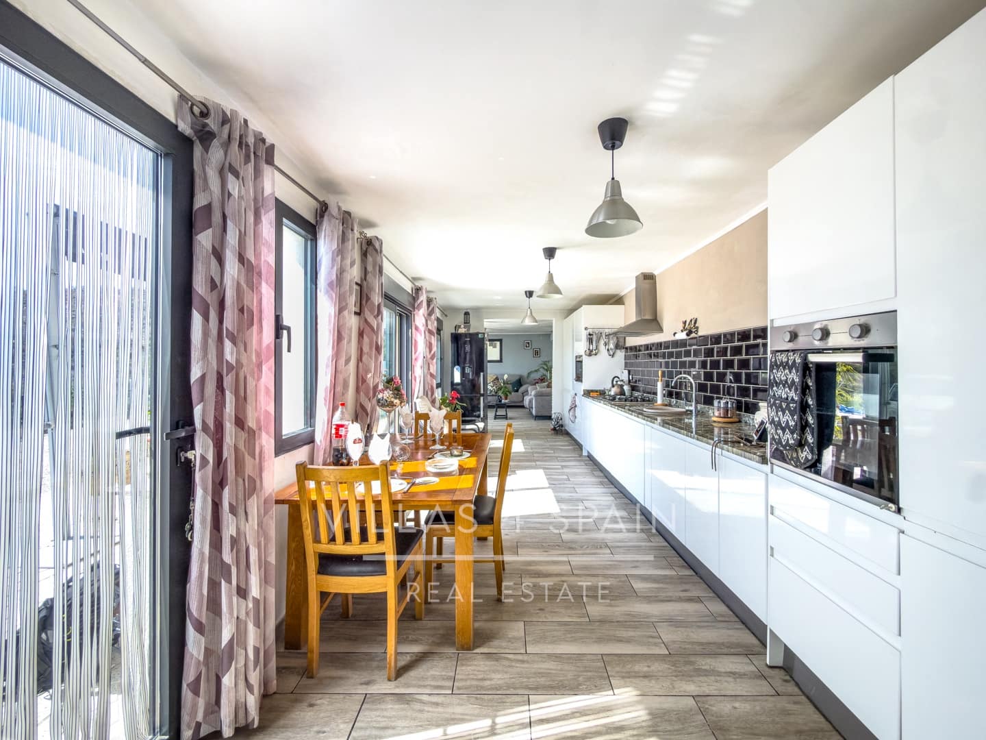 4 bedroom Villa for sale in Fortuna with garage - € 379,950 (Ref: 9719360)