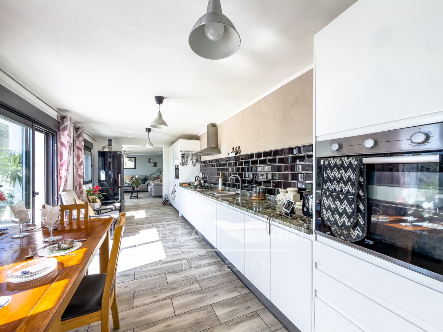 4 bedroom Villa for sale in Fortuna with garage - € 379,950 (Ref: 9719360)