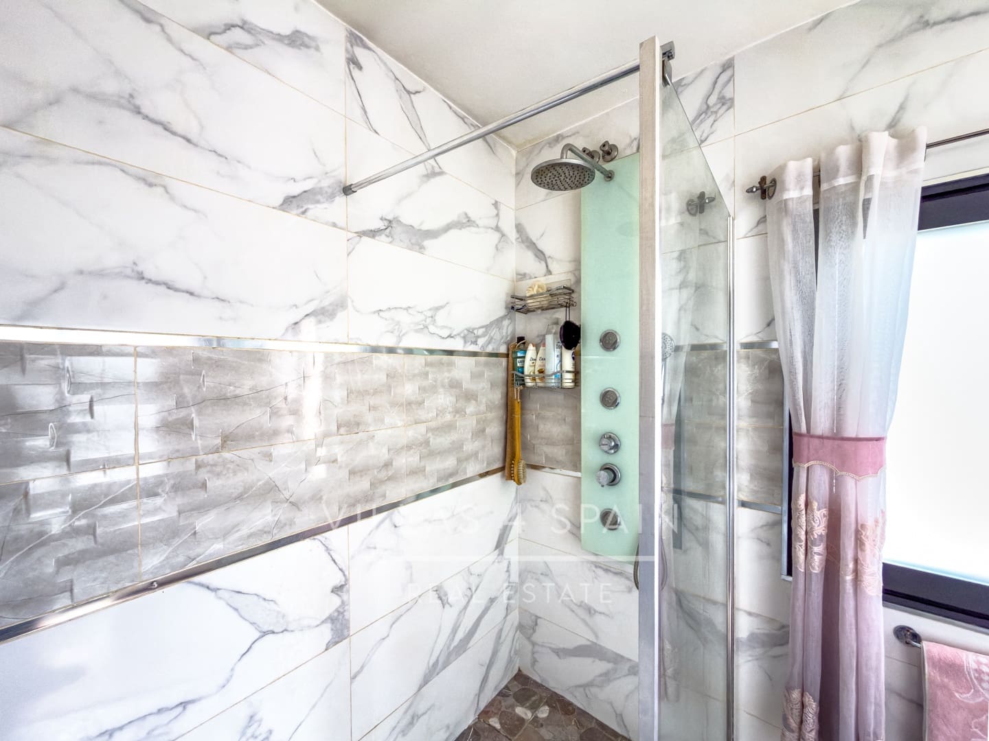 4 bedroom Villa for sale in Fortuna with garage - € 379,950 (Ref: 9719360)