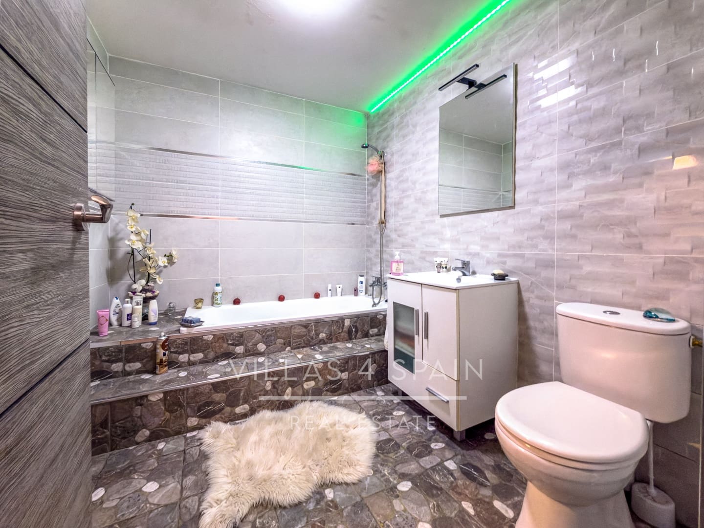 4 bedroom Villa for sale in Fortuna with garage - € 379,950 (Ref: 9719360)