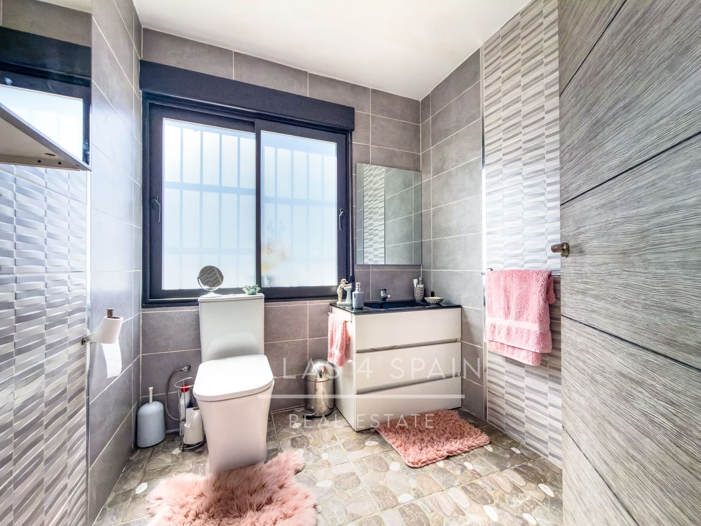 4 bedroom Villa for sale in Fortuna with garage - € 379,950 (Ref: 9719360)