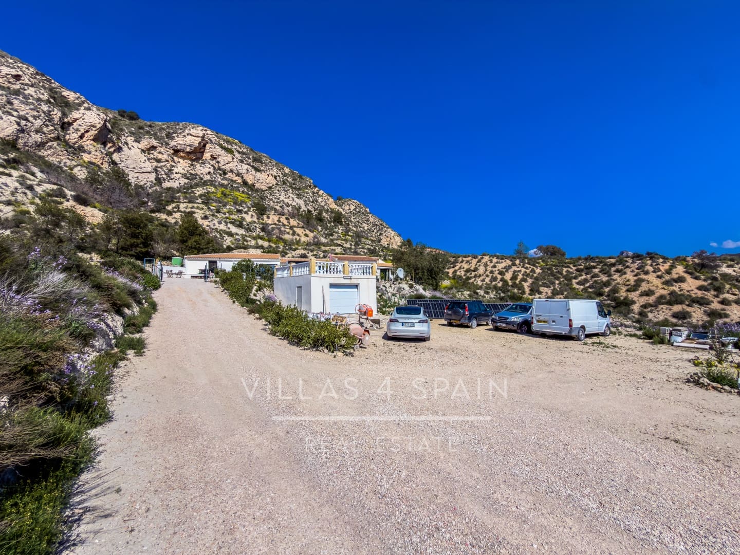 4 bedroom Villa for sale in Fortuna with garage - € 379,950 (Ref: 9719360)