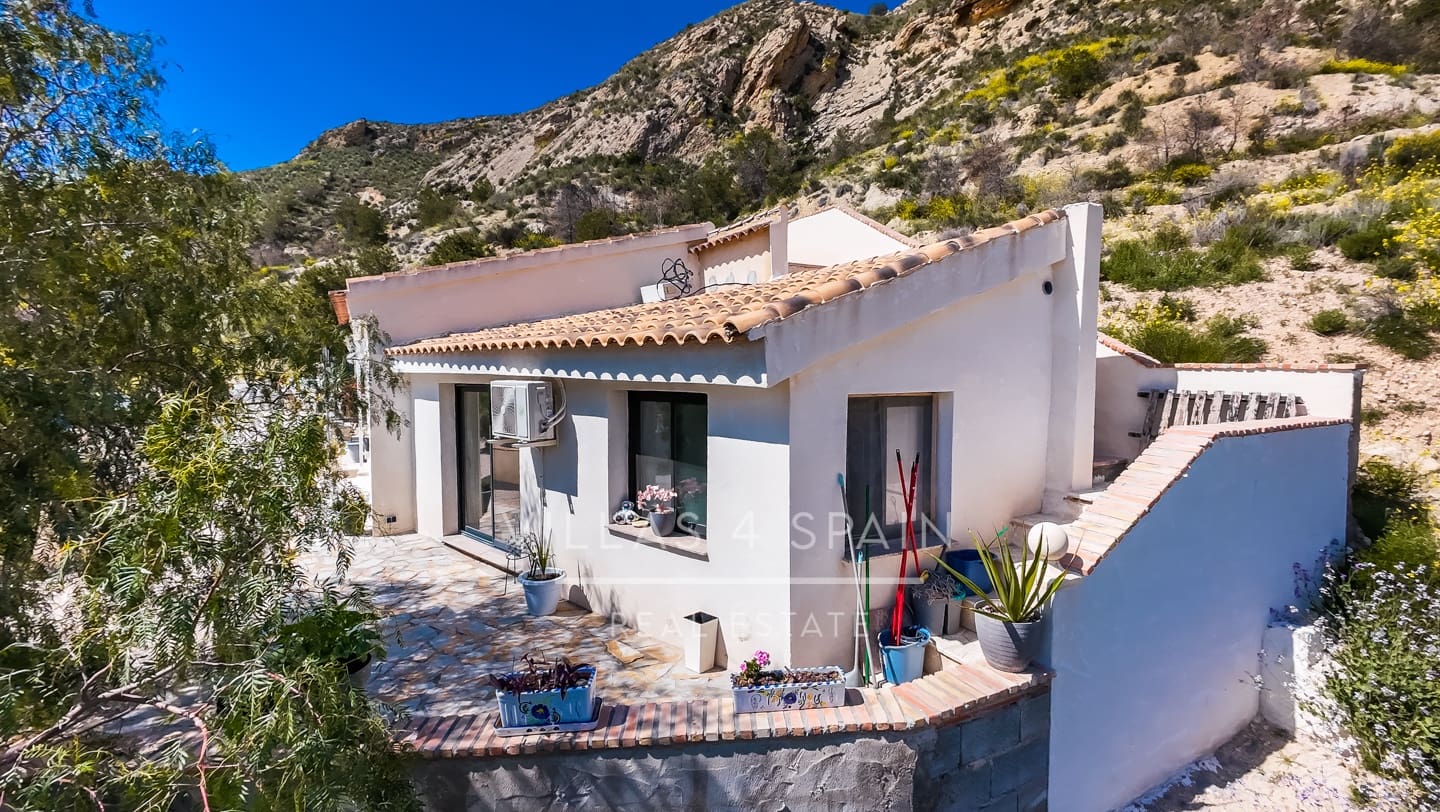 4 bedroom Villa for sale in Fortuna with garage - € 379,950 (Ref: 9719360)