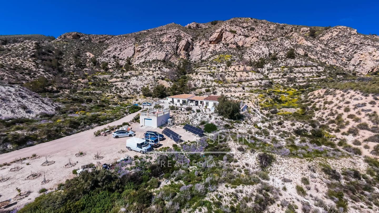 4 bedroom Villa for sale in Fortuna with garage - € 379,950 (Ref: 9719360)