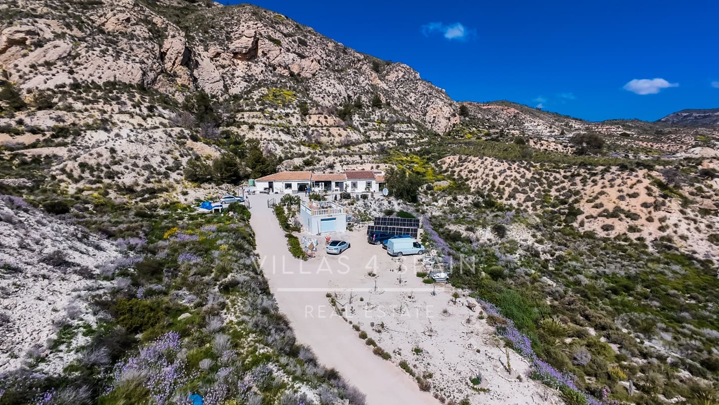 4 bedroom Villa for sale in Fortuna with garage - € 379,950 (Ref: 9719360)