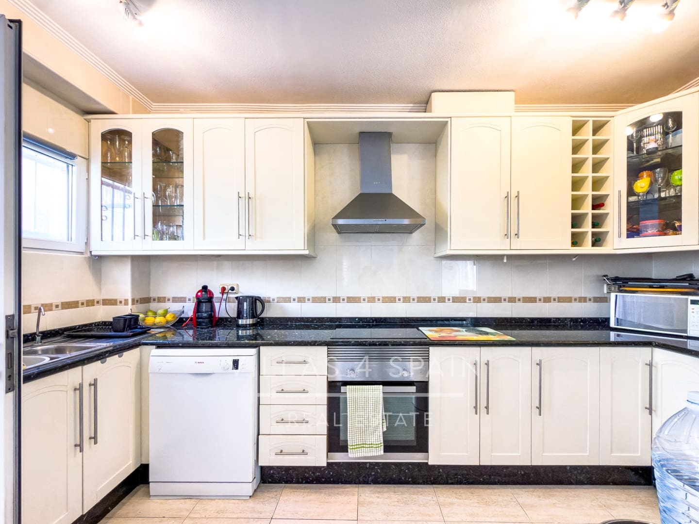 3 soveværelse Villa til salg i Villamartin med swimmingpool - € 359.950 (Ref: 9787946)