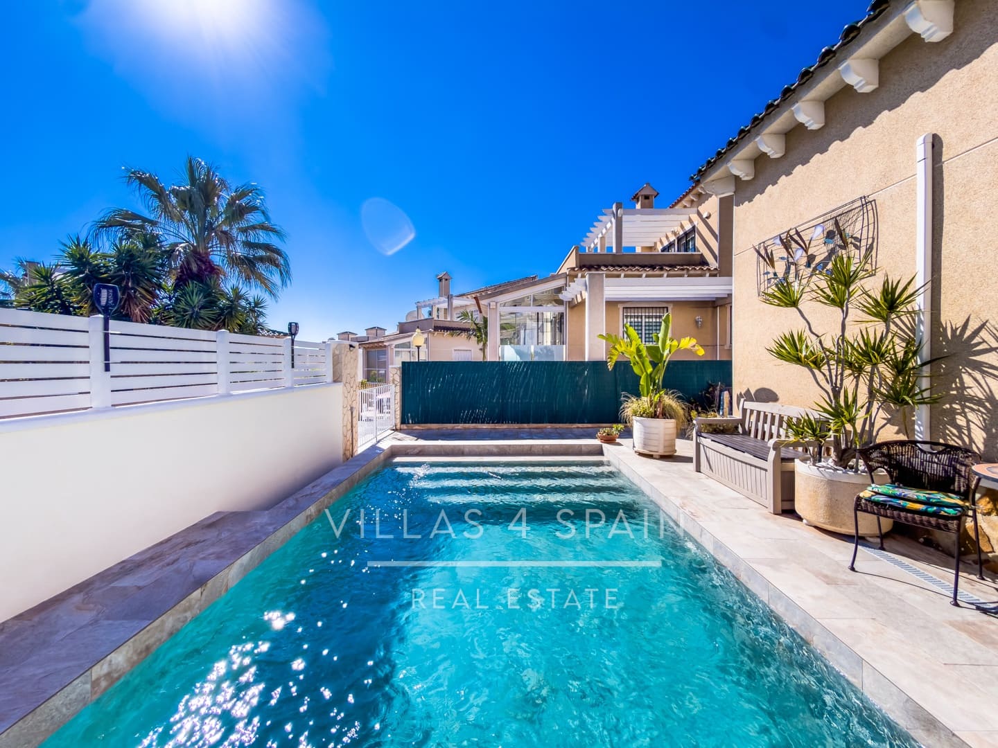 3 soveværelse Villa til salg i Villamartin med swimmingpool - € 359.950 (Ref: 9787946)