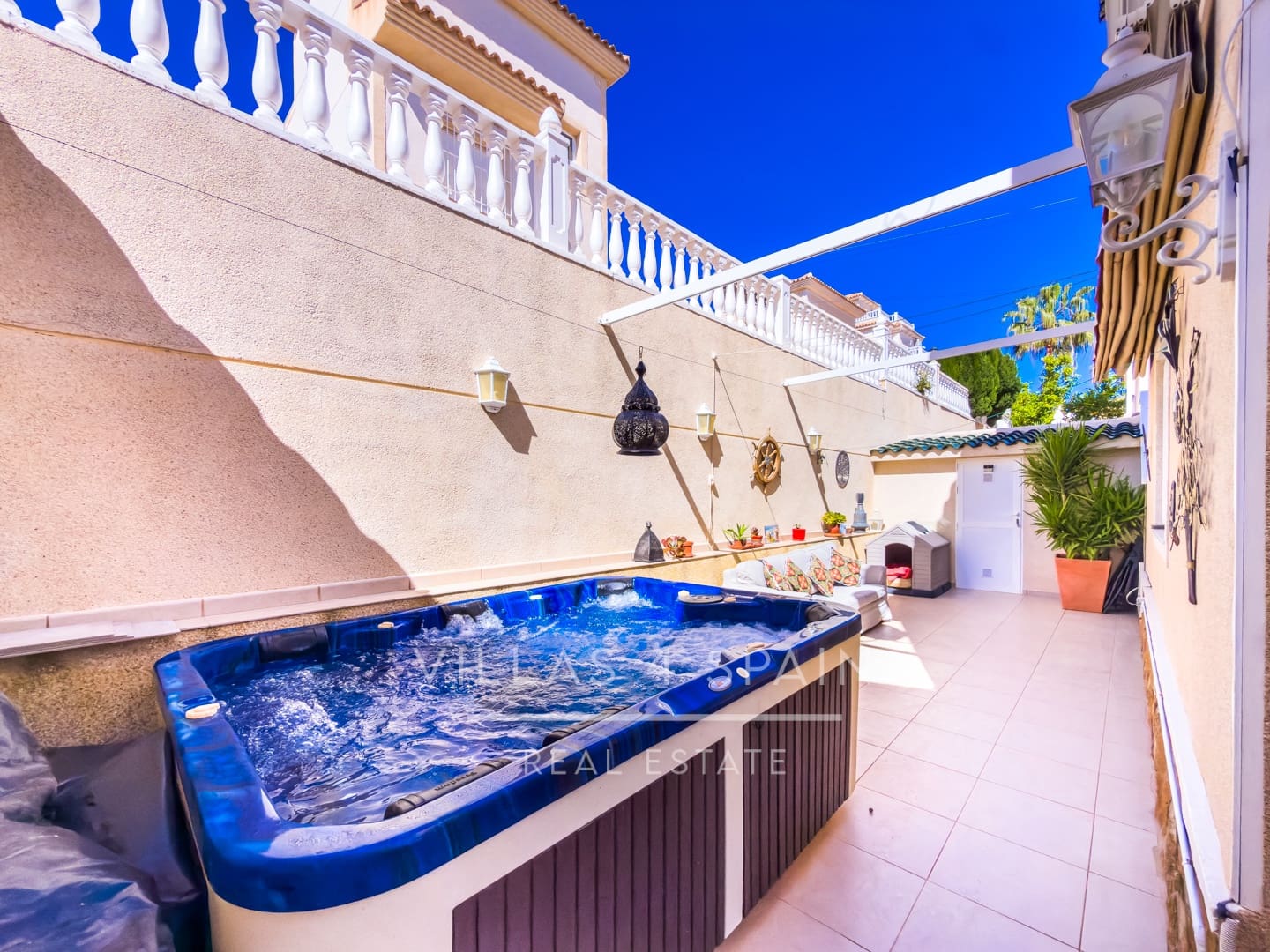3 soveværelse Villa til salg i Villamartin med swimmingpool - € 359.950 (Ref: 9787946)